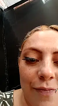 Snapshot of madelaine- chatting on January 2, 10:11 pm madelaine- online show from January 2, 10:11 pm