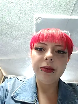 Snapshot of madelaine- chatting on February 23, 6:01 pm madelaine- online show from February 23, 6:01 pm