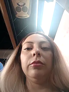 Snapshot of madelaine- chatting on October 3, 7:22 pm madelaine- online show from October 3, 7:22 pm