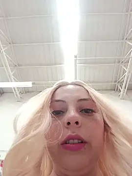 madelaine- online show from February 12, 6:25 pm