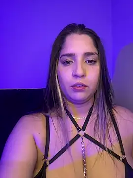 valentina jonnes1 online show from May 17, 11:23 pm