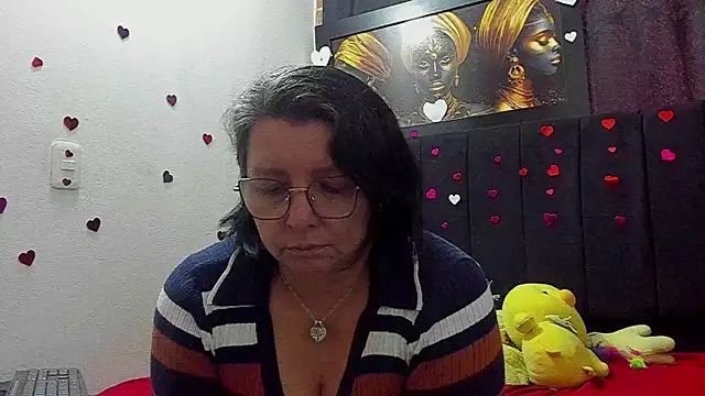 Evaaross 2345 online show from June 9, 2:17 pm