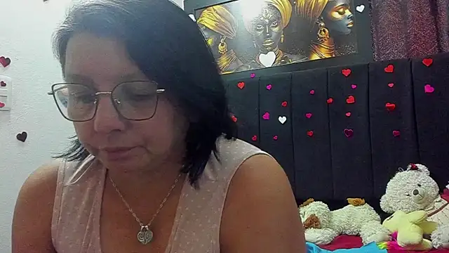 Evaaross 2345 online show from July 8, 4:00 pm