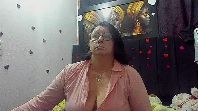 Evaaross 2345 online show from July 10, 8:55 pm