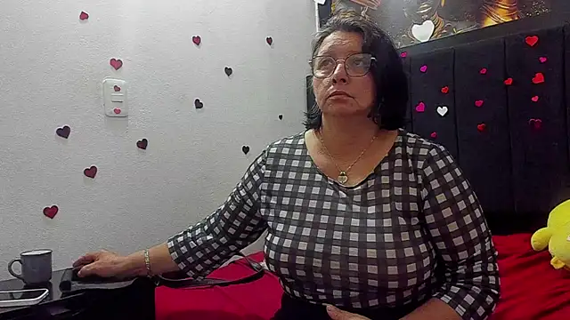 Evaaross 2345 online show from July 22, 9:39 pm