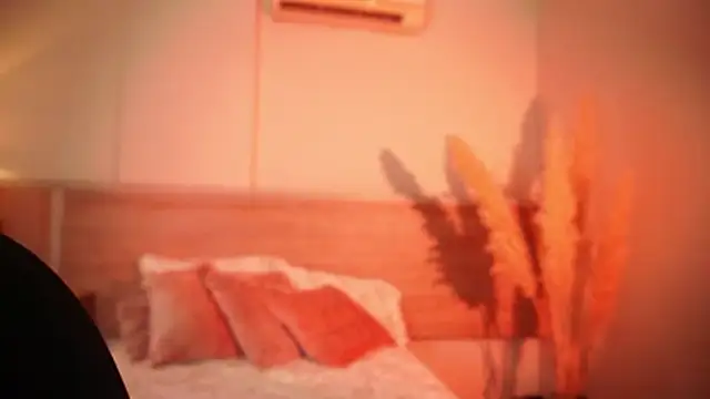 AliceShazaham  online show from December 19, 6:42 am