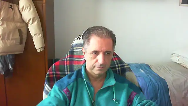 Snapshot of lliuk70mi chatting on March 3, 1:50 pm lliuk70mi online show from March 3, 1:50 pm
