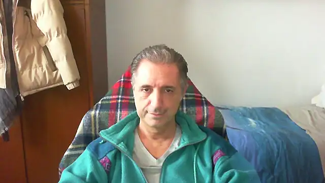 Snapshot of lliuk70mi chatting on March 19, 3:38 pm lliuk70mi online show from March 19, 3:38 pm