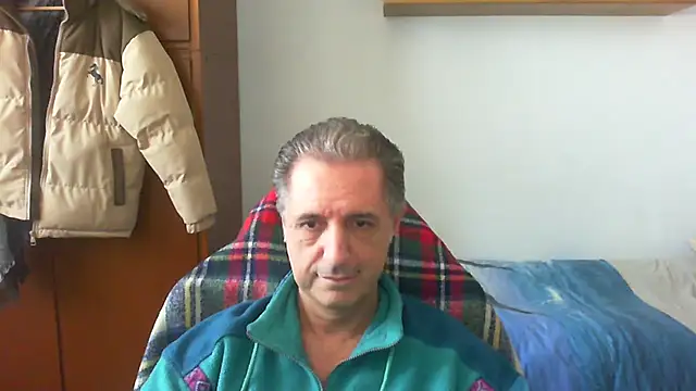 Snapshot of lliuk70mi chatting on March 31, 12:27 pm lliuk70mi online show from March 31, 12:27 pm