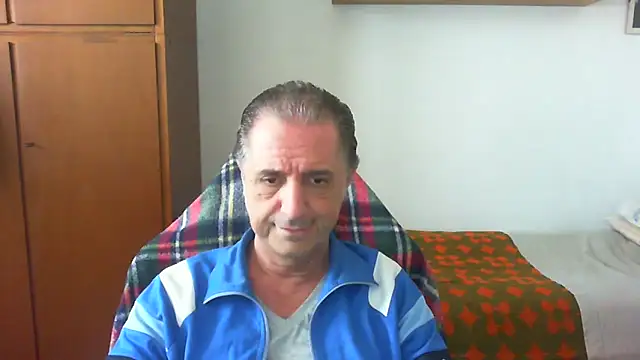 lliuk70mi online show from May 18, 12:00 pm