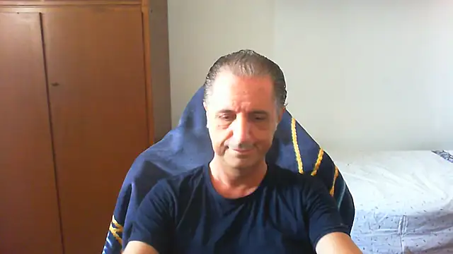 lliuk70mi online show from May 31, 8:10 am
