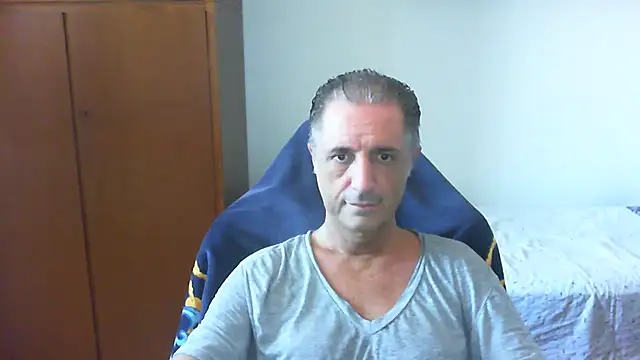 lliuk70mi online show from July 4, 1:06 pm