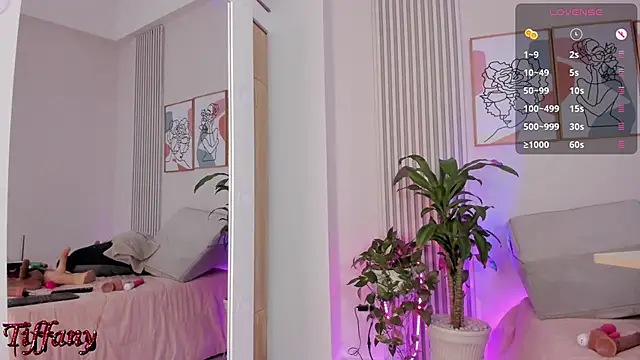 Tiffany Sims1 online show from March 10, 10:45 pm