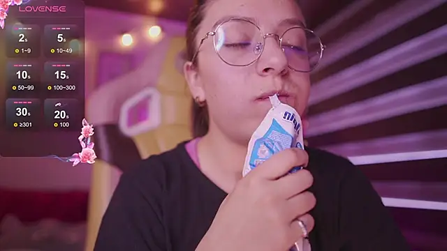 milly kenner online show from December 15, 6:34 pm