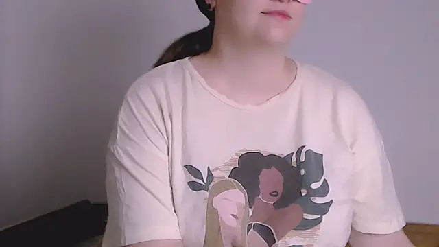 Snapshot of ChubbyMaia chatting on June 21, 6:43 pm ChubbyMaia online show from June 21, 6:43 pm