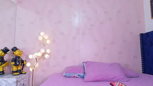 littleebonymommy online show from May 1, 7:29 pm