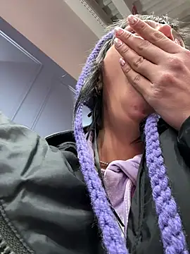 bigbabykiki online show from December 17, 6:13 am