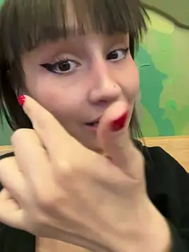 bigbabykiki online show from February 4, 6:46 am