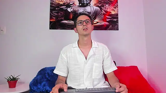 Snapshot of Ethan_Sai___ chatting on February 14, 11:31 pm Ethan Sai online show from February 14, 11:31 pm