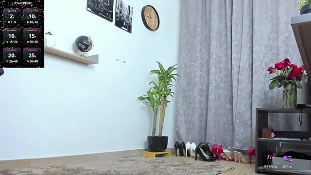 Snapshot of SophieBaker__ chatting on February 10, 1:53 am SophieBaker online show from February 10, 1:53 am