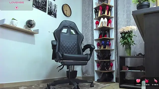 Snapshot of SophieBaker__ chatting on March 7, 1:35 am SophieBaker online show from March 7, 1:35 am