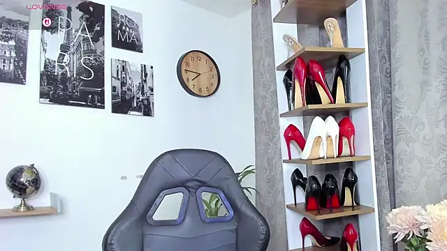 Snapshot of SophieBaker__ chatting on March 9, 12:47 am SophieBaker online show from March 9, 12:47 am