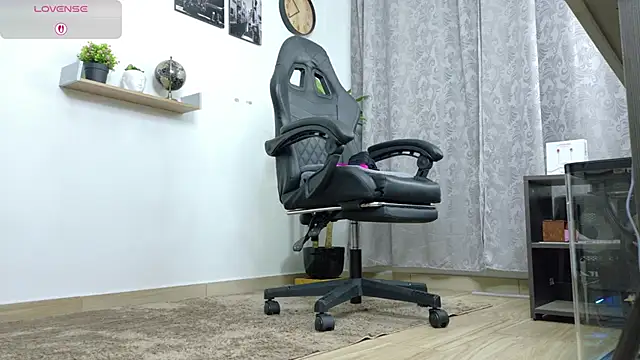 SophieBaker   online show from June 14, 3:41 am