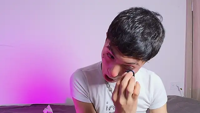 Snapshot of Justyn_Ross chatting on September 27, 11:10 pm Justyn Ross online show from September 27, 11:10 pm