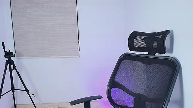 Snapshot of Justyn_Ross chatting on October 3, 6:32 am Justyn Ross online show from October 3, 6:32 am