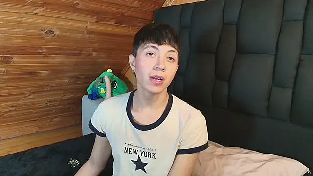 Snapshot of Justyn_Ross chatting on October 23, 5:51 am Justyn Ross online show from October 23, 5:51 am