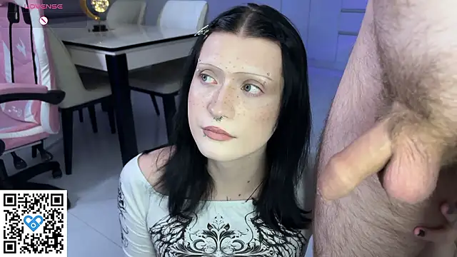 Snapshot of Vailyreb_ chatting on February 16, 3:35 am Vailyreb online show from February 16, 3:35 am