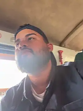 GABRIELGARCIA1313 online show from February 2, 5:00 pm