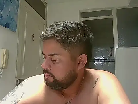 Snapshot of GABRIELGARCIA1313 chatting on April 2, 4:37 pm GABRIELGARCIA1313 online show from April 2, 4:37 pm