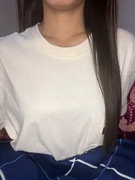 Snapshot of _riyaahahaha_ chatting on January 11, 7:05 pm  riyaahahaha  online show from January 11, 7:05 pm