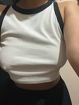  riyaahahaha  online show from March 11, 1:06 pm