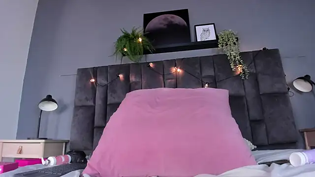 Snapshot of DulceAurora__ chatting on June 18, 9:14 am DulceAurora online show from June 18, 9:14 am