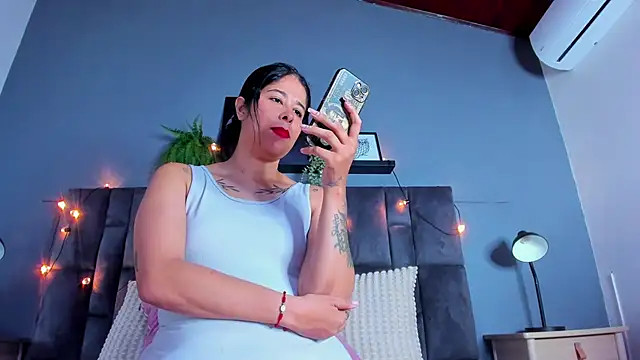 Snapshot of DulceAurora__ chatting on July 13, 1:19 am DulceAurora online show from July 13, 1:19 am