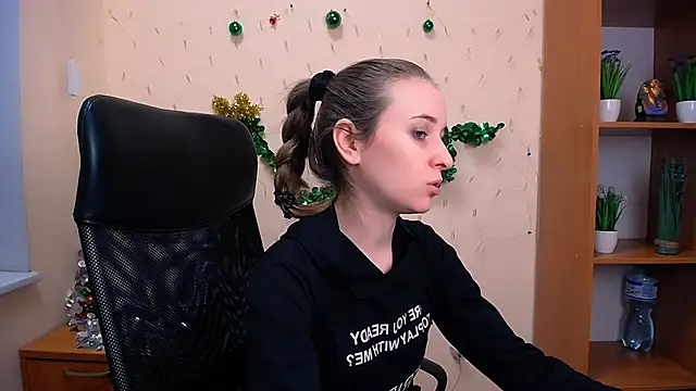 Snapshot of _Nicole_new chatting on December 18, 11:56 am Nicole new online show from December 18, 11:56 am