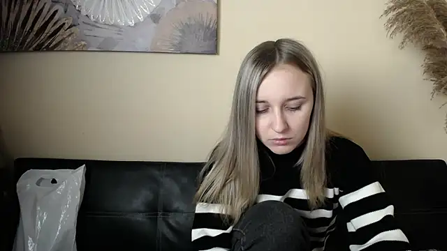 Snapshot of _Nicole_new chatting on November 6, 2:18 pm Nicole new online show from November 6, 2:18 pm