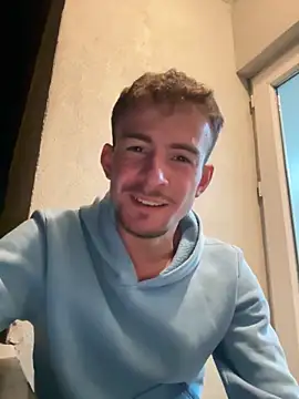 Snapshot of eddy355 chatting on October 31, 8:10 pm eddy355 online show from October 31, 8:10 pm