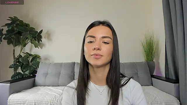 Snapshot of NicoleLuv chatting on December 8, 7:11 pm NicoleLuv online show from December 8, 7:11 pm