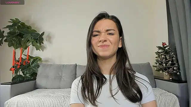 Snapshot of NicoleLuv chatting on December 29, 7:11 pm NicoleLuv online show from December 29, 7:11 pm