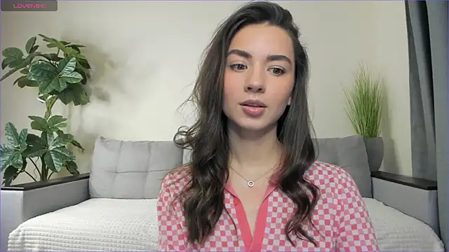 Snapshot of NicoleLuv chatting on February 2, 1:08 pm NicoleLuv online show from February 2, 1:08 pm