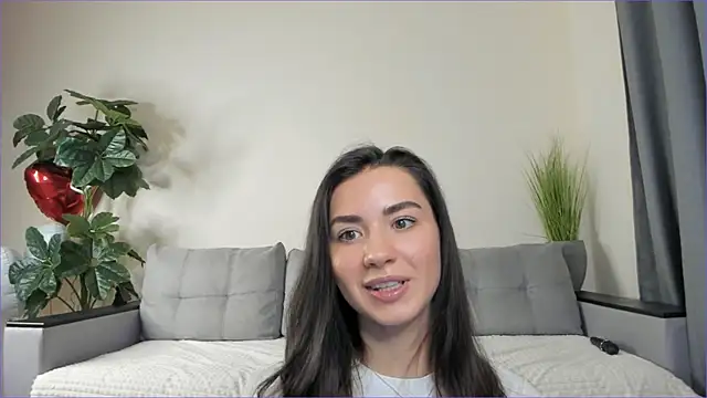 Snapshot of NicoleLuv chatting on March 6, 7:10 pm NicoleLuv online show from March 6, 7:10 pm