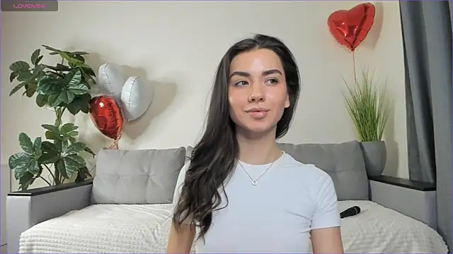 Snapshot of NicoleLuv chatting on March 10, 7:18 pm NicoleLuv online show from March 10, 7:18 pm