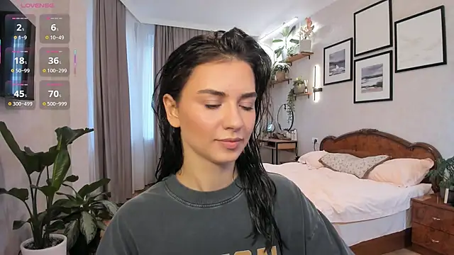 Snapshot of NicoleLuv chatting on October 13, 1:11 pm NicoleLuv online show from October 13, 1:11 pm