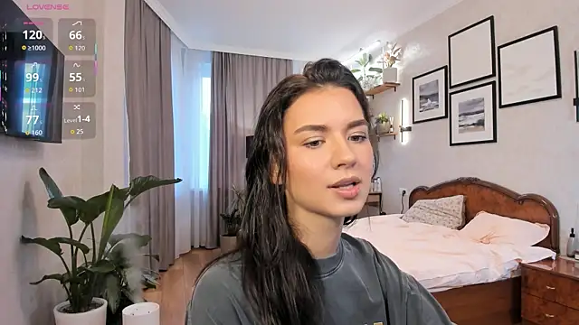 Snapshot of NicoleLuv chatting on October 15, 1:11 pm NicoleLuv online show from October 15, 1:11 pm