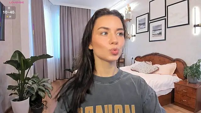 Snapshot of NicoleLuv chatting on October 17, 1:14 pm NicoleLuv online show from October 17, 1:14 pm