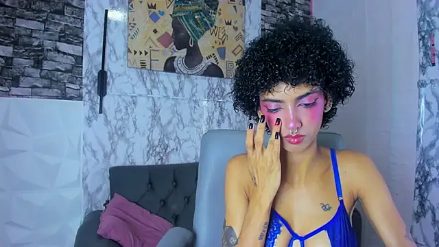 Snapshot of Queen_Cuarxxo chatting on June 25, 12:10 am Queen Cuarxxo online show from June 25, 12:10 am