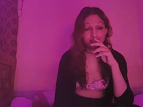 Snapshot of MmmMonikaBabie chatting on January 25, 10:18 pm MmmMonikaBabie online show from January 25, 10:18 pm